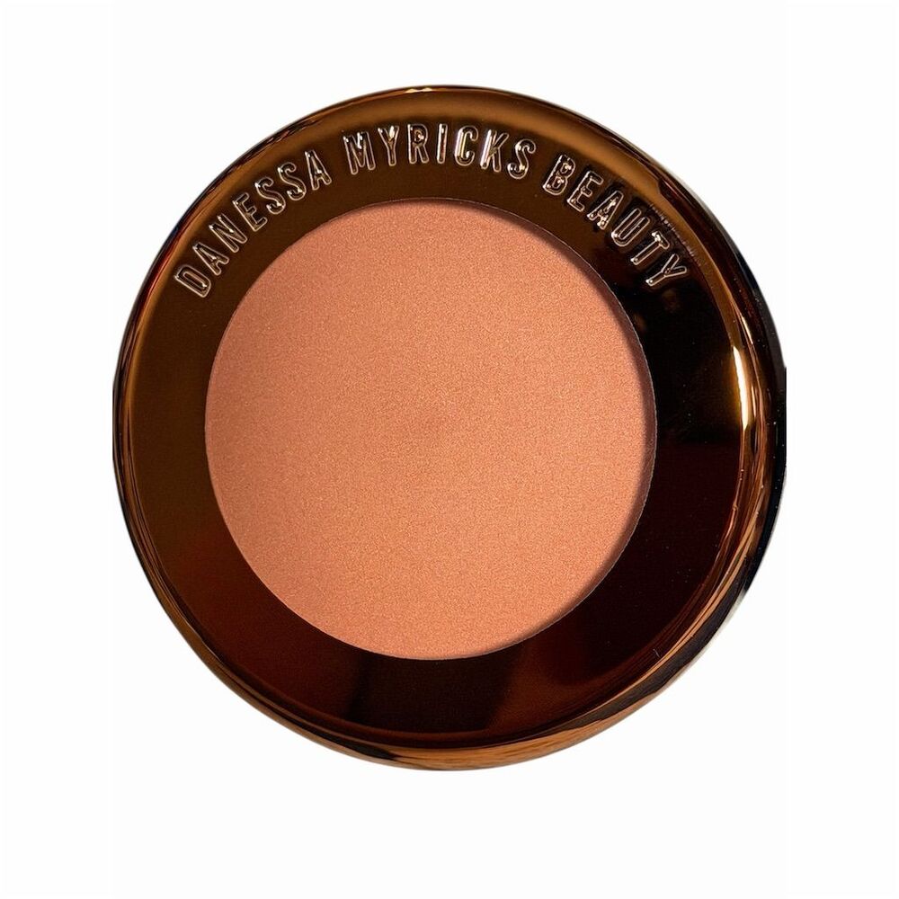 Danessa Myricks Yummy Skin Blurring Balm Powder in Lowkey 6g low-lighting - Picture 11 of 14